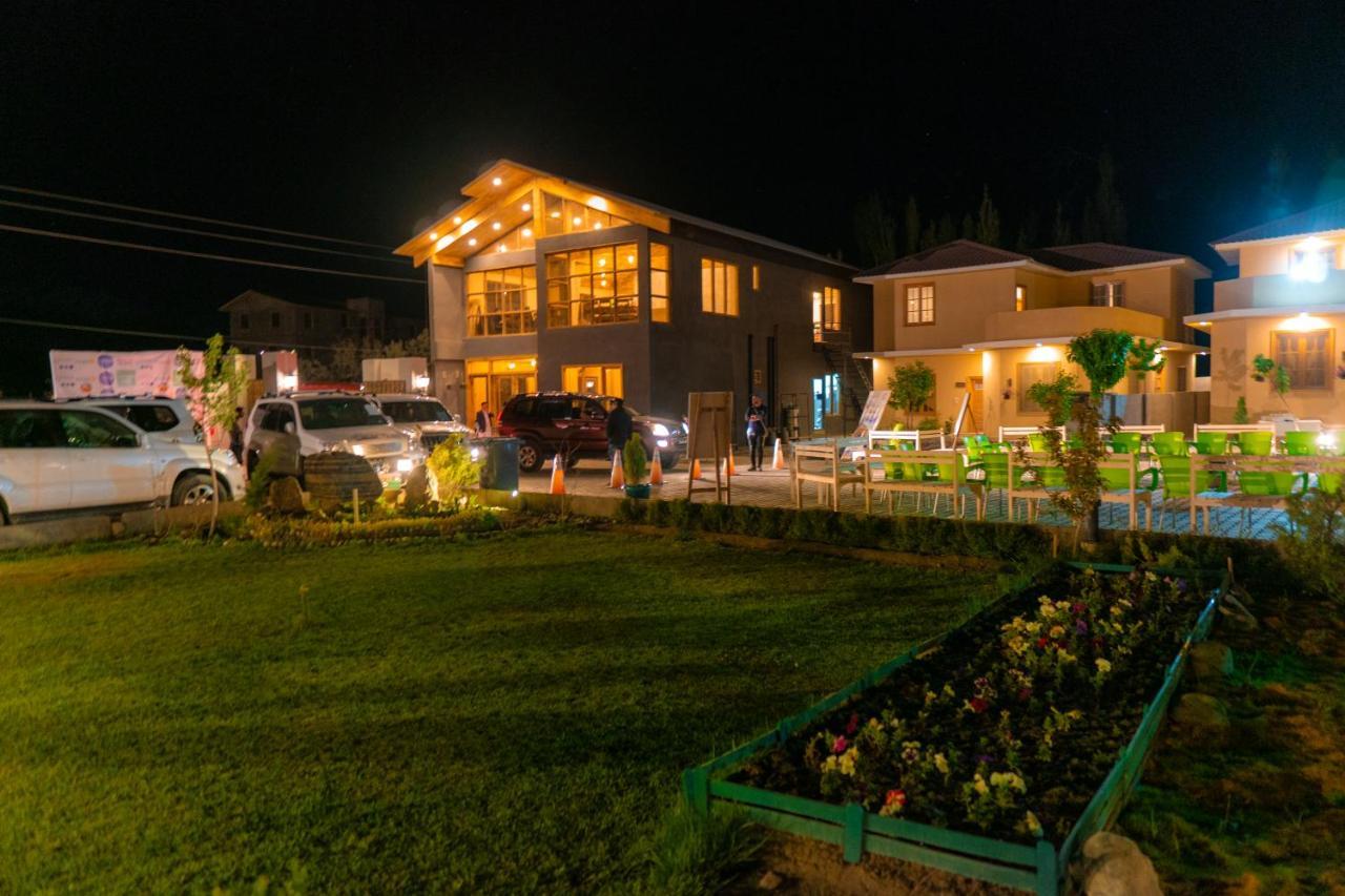 Dynasty Hotel Skardu Exterior photo