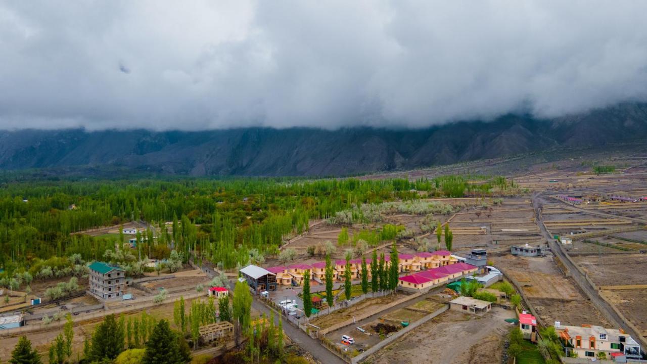 Dynasty Hotel Skardu Exterior photo